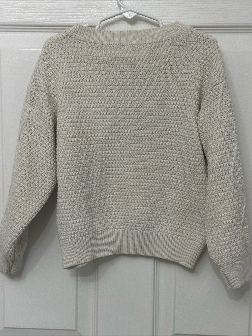 New Girls Wavy Cable Knit Pom Pom Cardigan Beige Size 5t Wooden Button Sweater - Picture 7 of 8
